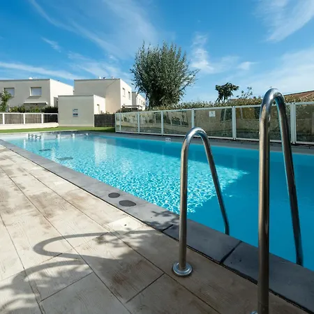 Villa In With Garden